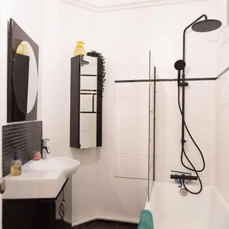 Apartament Haussmannien Near Montparnasse Paryż